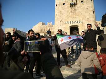 Συρία: Δυνάμεις των ανταρτών με τη στήριξη της Τουρκίας κατέλαβαν τη Μάνμπιτζ από τους Κούρδους των SDF