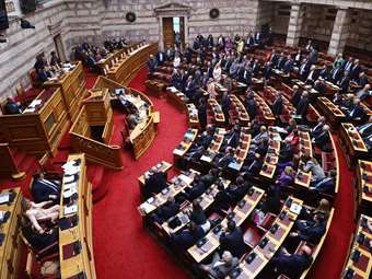 Βουλή: Υπερψηφίστηκε κατά πλειοψηφία το φορολογικό νομοσχέδιο