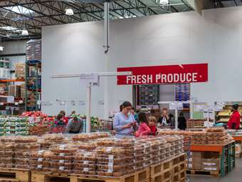 ΗΠΑ: Σε χαμηλό 3,5 ετών η καταναλωτική εμπιστοσύνη τον Νοέμβριο