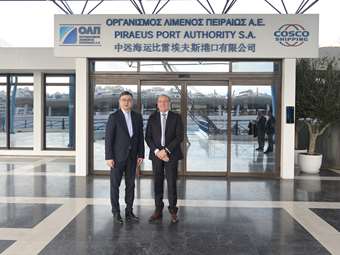 ΟΛΠ: Επίσκεψη του Πρέσβη της Ιταλίας και αντιπροσωπείας της Ιταλικής Πρεσβείας στο Λιμάνι του Πειραιά