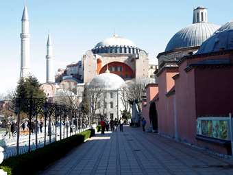 Τουρκία: Θα αποσυναρμολογηθεί το εξωτερικό περίβλημα του τρούλου της Αγίας Σοφίας για λόγους συντήρησης