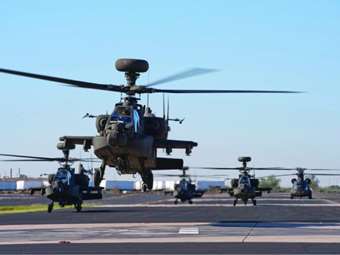 Η Πολωνία αγόρασε 96 αμερικανικά πολεμικά ελικόπτερα Apache