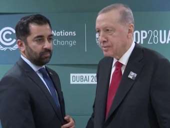 Το "παράτυπο" τετ-α-τετ του Σκωτσέζου πρωθυπουργού με τον Ερντογάν και η παλαιστινιακή καταγωγή της συζύγου του