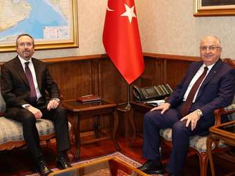 Στην Άγκυρα ο ΥφΥΠΕΞ των ΗΠΑ Τζον Μπας - Συναντήθηκε με τον Τούρκο ΥΠΑΜ, Γκιουλέρ