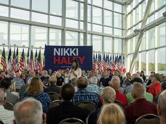 Πώς η Nikki Haley παραιτήθηκε από την κυβέρνηση Τραμπ και δημιούργησε περιουσία 8 εκατομμυρίων δολαρίων