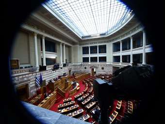 Tο αποτύπωμα των Τεμπών σε Κυβέρνηση και αντιπολίτευση: Αντοχή Ν.Δ, εκτόξευση Κωνσταντοπούλου, αφανισμός ΣΥΡΙΖΑ