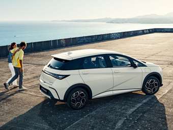 Μεγάλη φίρμα ανακαλεί δεκάδες χιλιάδες ηλεκτρικά αυτοκίνητα λόγω κινδύνου πυρκαγιάς