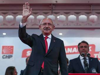 Εντείνεται η εθνικιστική στροφή της τουρκικής πολιτικής ζωής