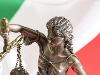 Ιταλία: Το Ανώτατο Δικαστήριο ζητά από το ΔΕΕ να αποφανθεί σχετικά με τα κέντρα για παράτυπους μετανάστες στην Αλβανία