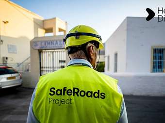 Το Safe Roads project της Hellas Direct ταξίδεψε στην Κάλυμνο κι έβαψε διαβάσεις στα σχολεία του νησιού