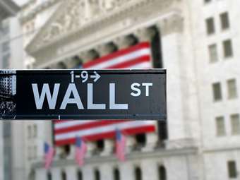 Νέο ρεκόρ ο Dow Jones με ώθηση από τις ελπίδες για περικοπές των επιτοκίων