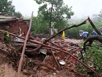 Ινδονησία: 17 νεκροί από την κατολίσθηση κοντά στην Μπαντούνγκ