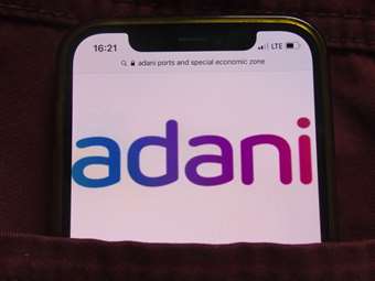 Adani: Στα 108 δισ. δολάρια η πτώση της κεφαλαιοποίησης - Υποχώρηση και για τα εταιρικά ομόλογα
