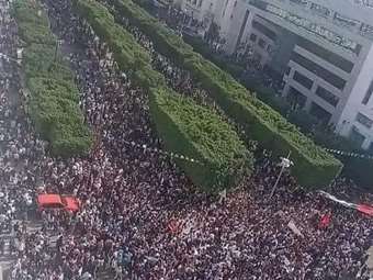 Η Τυνησία οδεύει ξανά προς την παρακμή και η Ευρώπη παρακολουθεί αμήχανα