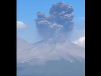 Ινδονησία: Νέα έκρηξη του ηφαιστείου Λεβοτόμπι Λάκι-Λάκι