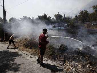 Βόλος: Φωτιά σε δασική περιοχή μεταξύ Κερασιάς και Σουβιάς