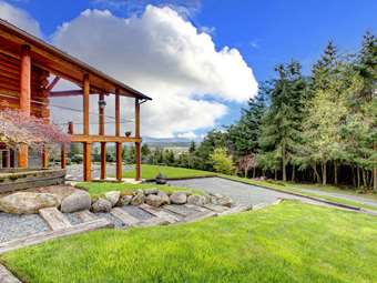 Ακόμα πιο ελκυστικά τα εξοχικά στην Ελλάδα μετά την νέα αύξηση των τιμών των κατοικιών στην υπόλοιπη Ευρώπη