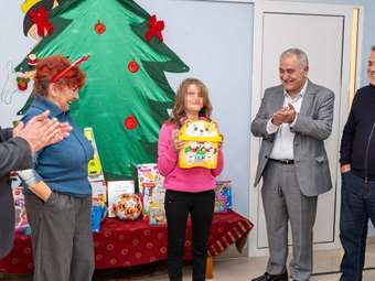 Δώρα από το Επαγγελματικό Επιμελητήριο Αθηνών σε 5 ιδρύματα και δομές