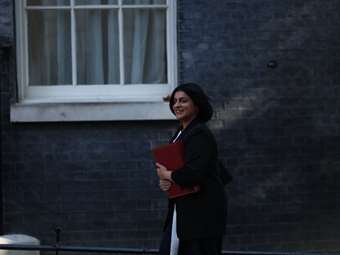 ΥΠΕΣ Βρετανίας: Η ρητορική της ακροδεξιάς "βγαίνει εκτός ελέγχου" - Τα ασφαλή σύνορα είναι απαραίτητα