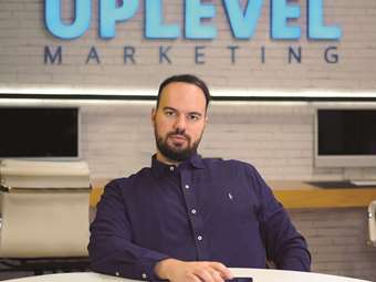 Πώς η Uplevel Marketing επαναπροσδιορίζει τον κλάδο παροχής υπηρεσιών στην Ελλάδα