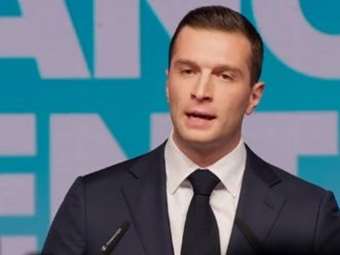 Ζορντάν Μπαρντελά: Ποιος είναι ο 28χρονος "αρχηγός" του ακροδεξιού κόμματος της Γαλλίας