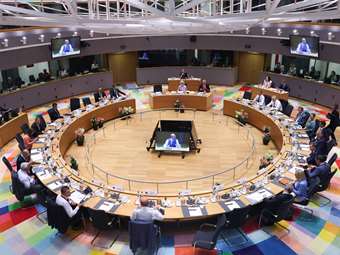 Η ΕΕ δεσμεύει τα έσοδα από παγωμένα περιουσιακά στοιχεία της Ρωσίας για μελλοντική στήριξη της Ουκρανίας