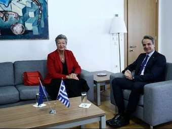 PM Mitsotakis' meeting with Commissioner Johansson concluded