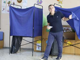 Ευρωεκλογές 2024 - Ψήφισε ο Αλέξης Τσίπρας: "Σήμερα θα κάνουν δηλώσεις οι κάλπες"