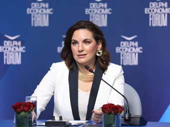 Η Όλγα Κεφαλογιάννη στα εγκαίνια της έκθεσης φωτογραφιών του Robert McCabe στο Μουσείο της Ακρόπολης