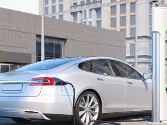 EY: Αυξάνεται η ζήτηση για ηλεκτρικά οχήματα παγκοσμίως