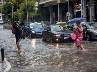 Ισχυρές καταιγίδες από το βράδυ - Συναγερμός από τους μετεωρολόγους