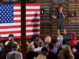 ΗΠΑ: Υπό την πίεση του Τραμπ, η πρόεδρος των Ρεπουμπλικάνων υπέβαλε την παραίτησή της