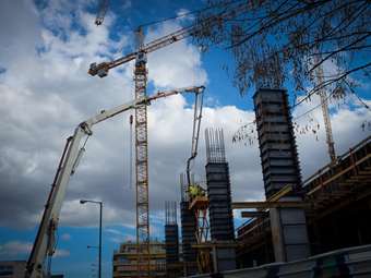 Μειωμένες κατά 13,8% οι οικοδομικές άδειες στο εξάμηνο και κατά 23,9% η επιφάνεια