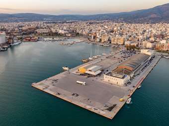 ΔΕΔΔΗΕ: Προχωρά το σχέδιο ηλεκτροδότησης από ξηράς των πλοίων στα λιμάνια