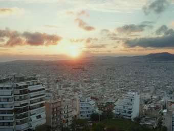 Ένα αρχιτεκτονικό γραφείο στην Κυψέλη μας θυμίζει ότι η αυθεντικότητα και οι ατέλειες είναι αυτές που κάνουν έναν τόπο μοναδικό