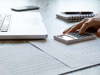 Ο καθηγητής Α. Τσουρουφλής και ο Γ. Χριστόπουλος αναλύουν και σχολιάζουν την εγκ. Ε. 2059/2025 για υπερβολικά πρόστιμα σε εκπρόθεσμες μηδενικές δηλώσεις