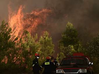 Φωτιά στην Αττική: Δορυφόρος του Copernicus καταγράφει την τεράστια έκταση της Wildfire
