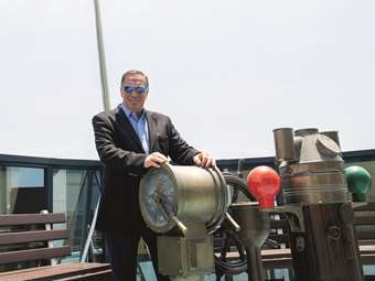 Δρ Νίκος Τσάκος: "Η ναυτιλία ακµάζει µε ανοιχτές θάλασσες"