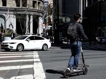 Χρεοκοπία για την αμερικανική Bird, που εγκαθιστά "στόλους" ηλεκτρικών σκούτερ στα πεζοδρόμια μεγάλων πόλεων