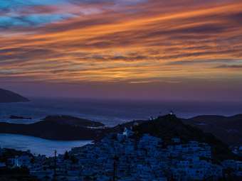 Σε κατάσταση έκτακτης ανάγκης κηρύχθηκε η Ίος, λόγω της σεισμικής δραστηριότητας μεταξύ Σαντορίνης και Αμοργού