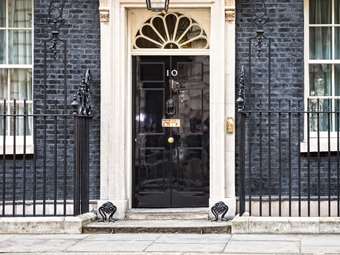 Ντάουνινγκ Στριτ: "Επικίνδυνος και εμπρηστικός" ο λόγος του Μασκ στη διαδήλωση της ακροδεξιάς στο Λονδίνο