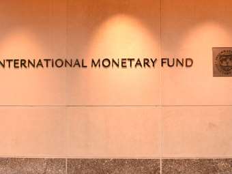 Προβλέψεις Κομισιόν και ΔΝΤ: Αντέχει η ελληνική οικονομία στην κρίση των δασμών