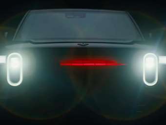 Η εντυπωσιακή ιδέα της Rivian για το Halloween με Ιππότη της Ασφάλτου (video)