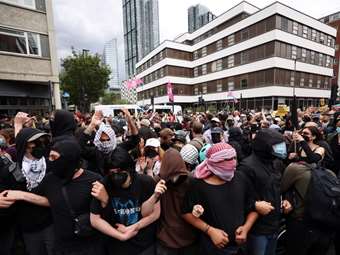 Βρετανία: Πάνω από 425 συλλήψεις στη συγκέντρωση υποστήριξης στην Palestine Action στο Λονδίνο