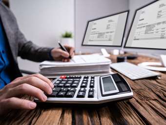 Πρώτοι οι Έλληνες σε ώρες εργασίας στην Ε.Ε.