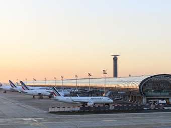 Παρίσι: Ματαιώνεται το 15% των πτήσεων από τα αεροδρόμια Ορλί και Σαρλ ντε Γκολ