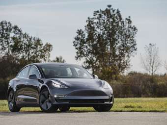 Η Tesla ξεπέρασε τις εκτιμήσεις για τις παραδόσεις οχημάτων β' τριμήνου