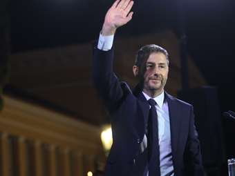 Πρόγραμμα για κυβέρνηση τετραετίας φτιάχνει το ΠΑΣΟΚ- Καρφιά σε Μητσοτάκη αλλά και σε Τσίπρα