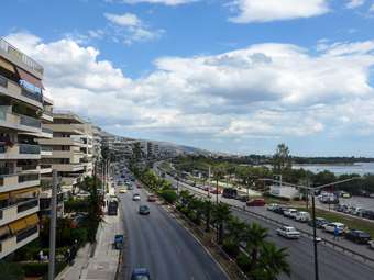 Καραμπόλα πέντε οχημάτων τα ξημερώματα στη λεωφόρο Ποσειδώνος - Τραυματίστηκαν 8 άτομα