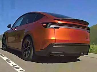 Χαρακτηριστικό αυτοκινήτων που πρώτη χρησιμοποίησε η Tesla κινδυνεύει με απαγόρευση σε μία από τις μεγαλύτερες χώρες του πλανήτη